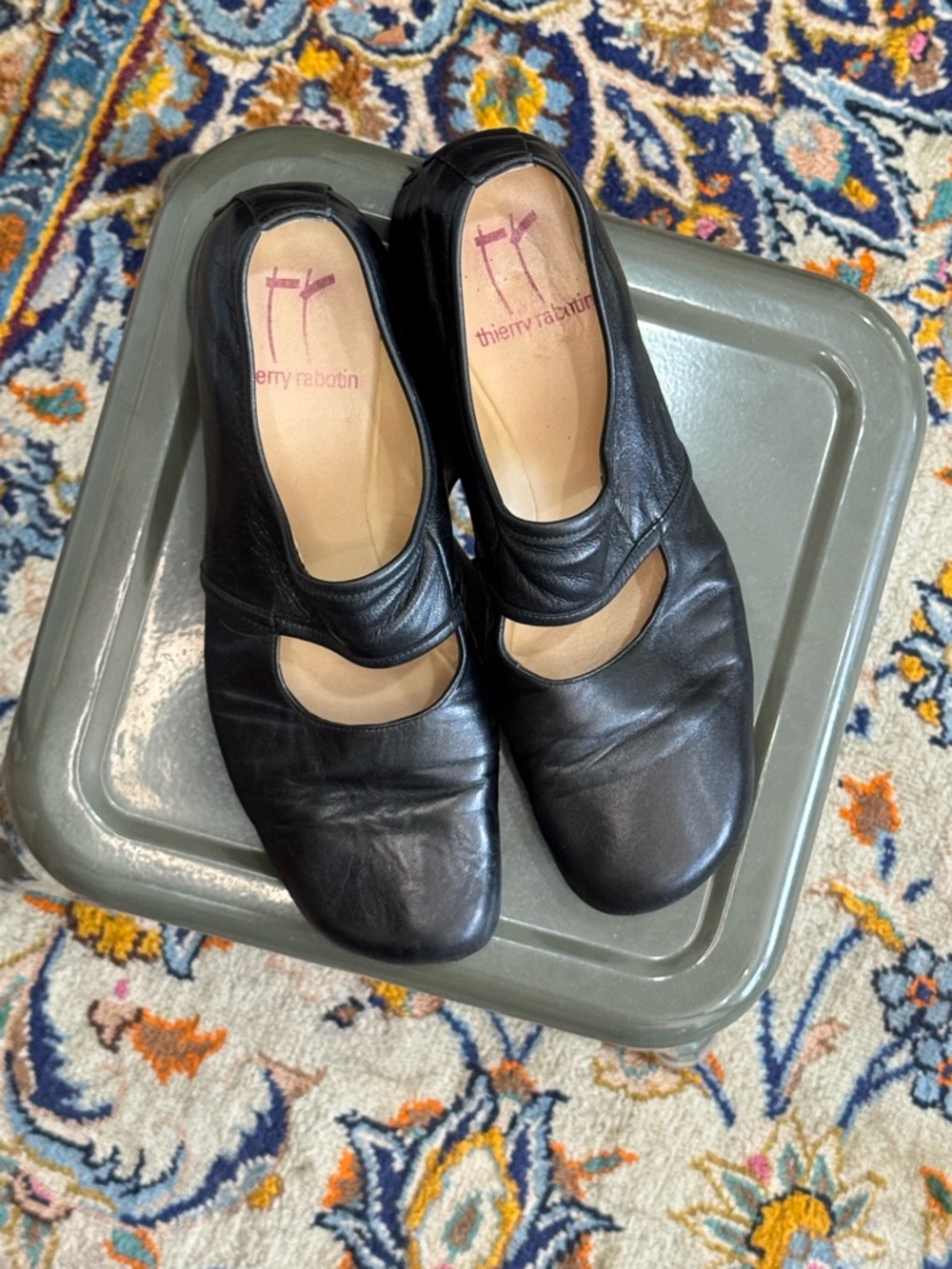 Thierry Rabotin Black Leather Mary Jane Flats with Cutout Sz 8